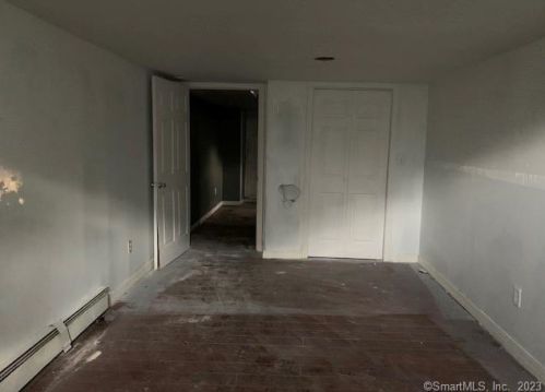 15 Boyle Dr, Enfield CT 06082-5017 exterior