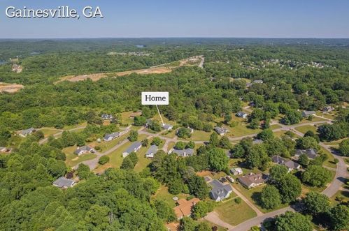 3950 Smt Chase, Gainesville GA 30506-2612 exterior