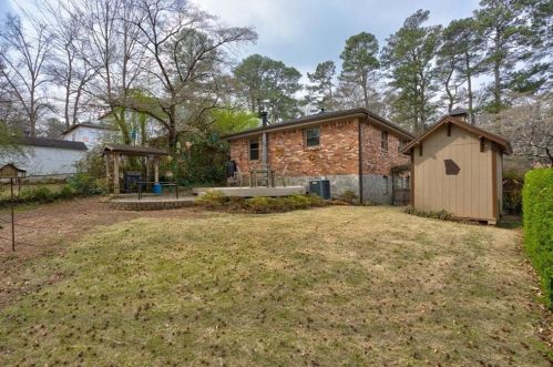 2476 Jefferson Ter, Atlanta GA  30344-2743 exterior