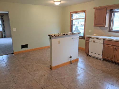 2161 Blodgett St, Meskegon MI 49441-1514 exterior