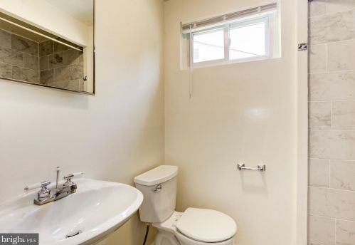 4706 Creek Shore Dr, Rockville MD  20852-2407 exterior