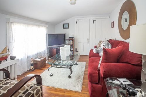 340 Lincoln St, New Britain CT 06052-1640 exterior