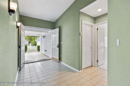 313 Devon St, Lakehurst NJ 08759-4636 exterior