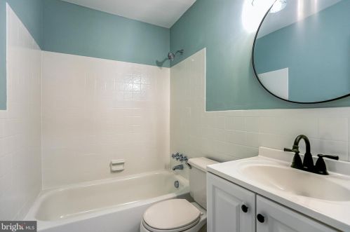 12135 Academy Rd, Philadelphia PA 19154-2946 exterior