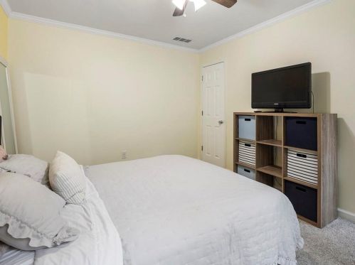 8474 Lake Dr, Lithonia GA  30039-6562 exterior