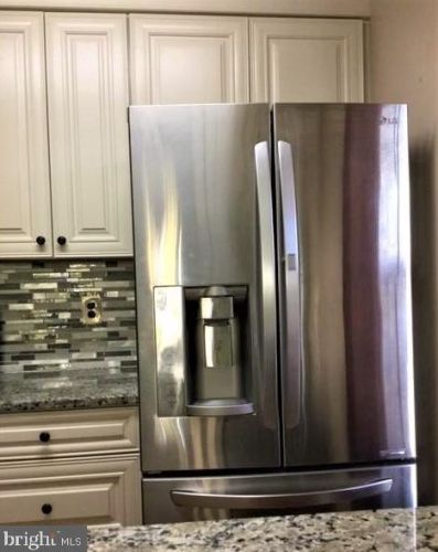 511 Ashton Ln, New Castle DE  19720-3960 exterior