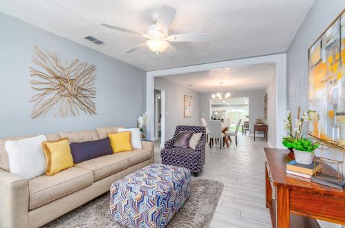 3213 Cherry St, Tampa FL  33607-3115 exterior