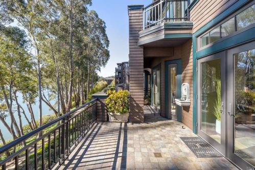 74 De Silva Is Dr, Mill Valley CA 94941-3036 exterior