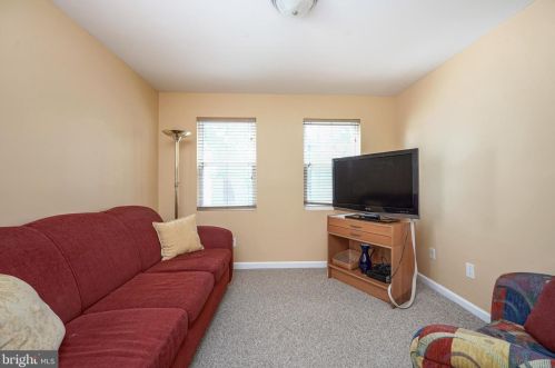 1134 Carpenter St, Philadelphia PA 19147-3608 exterior