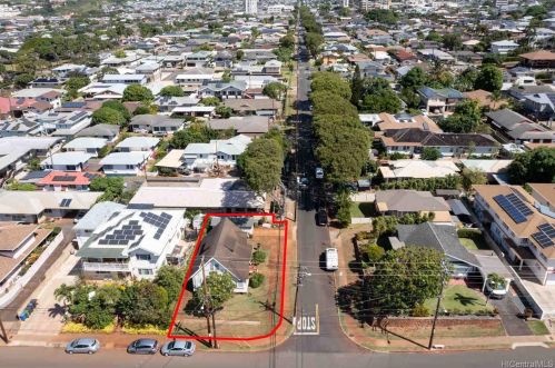 702 10 Ave, Honolulu HI 96816-2930 exterior