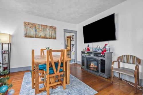 147 Unit St, Providence RI  02909-3929 exterior