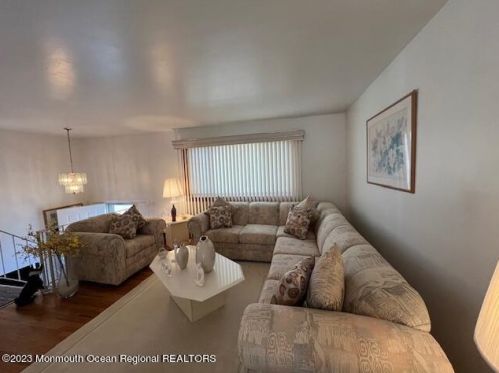 107 Manhattan St, Jackson Twp, NJ 08527-2545