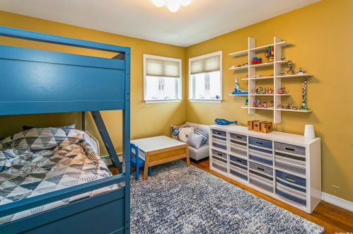 722 Eagle Dr, Valley Stream NY  11581-3540 exterior