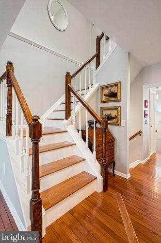 6005 Kestner Cir, Alexandria VA  22315-4834 exterior