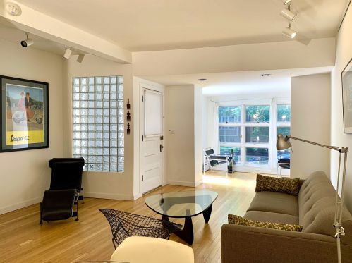 1424 Warner Ave, Chicago IL 60618-2314 exterior