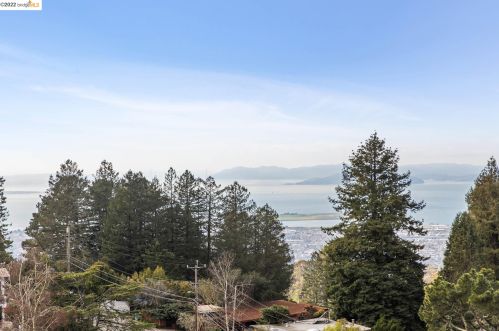 1404 Smt Rd, Berkeley CA 94708-2215 exterior