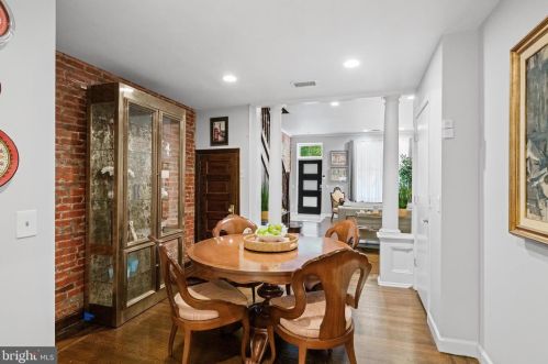 2455 Carpenter St, Philadelphia PA 19146-3907 exterior