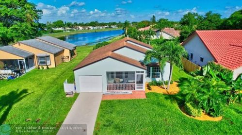 9183 Beverly Ct, Boynton Beach, FL 33472-1259