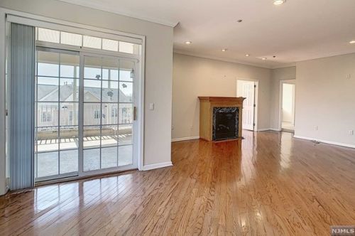 303 Cleveland Ln, Rockaway NJ 07866-5803 exterior