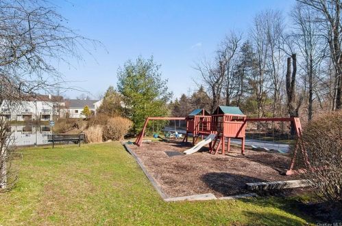 202 Cornwall Mdw Ln, Patterson NY 12563-2653 exterior