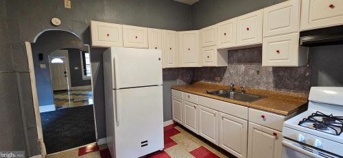 218 Edgewood St, Philadelphia PA 19139-2351 exterior