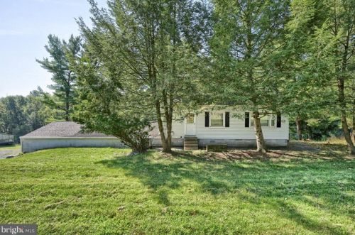 752 Nyes Rd, Hummelstown PA 17036-8688 exterior