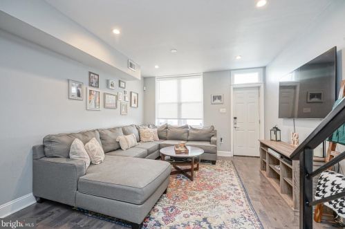 446 Emily St, Philadelphia PA  19148-2505 exterior