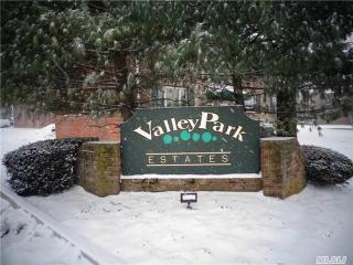 1802 Shipley Ave, Valley Stream NY  11580-1753 exterior