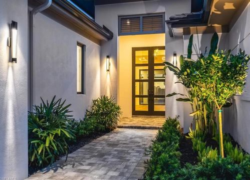 16779 Cabreo Dr, Naples FL 34110-3271 exterior