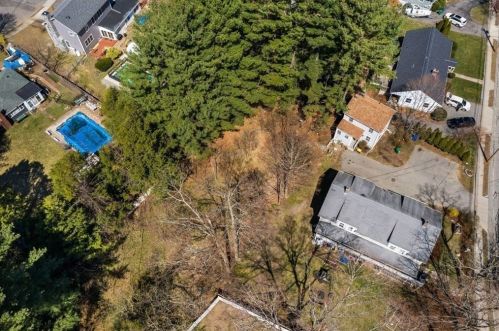 617 Grv St, Newton MA 02466-2209 exterior