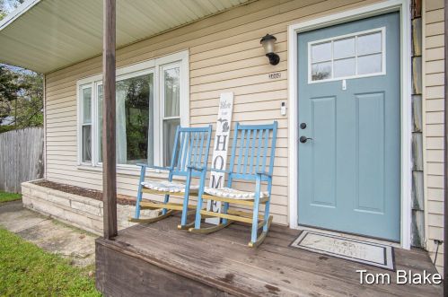 3002 Riverview Ave, Meskegon MI  49445-3316 exterior