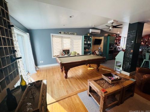 294 Broad St, Killingly CT 06239-3604 exterior