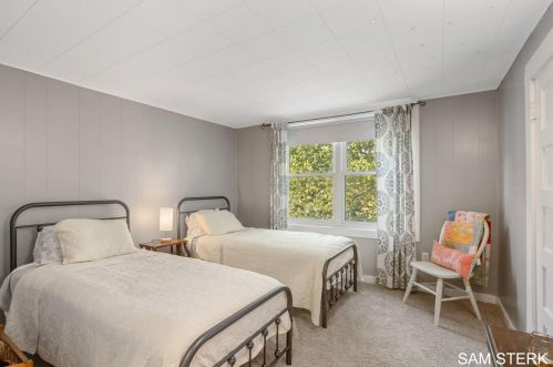 6498 Duncan Lk Rd, Middlevle MI 49333-9730 exterior