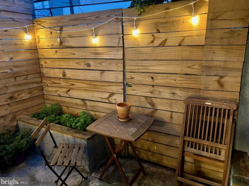 2423 Iseminger St, Philadelphia PA  19148-3517 exterior