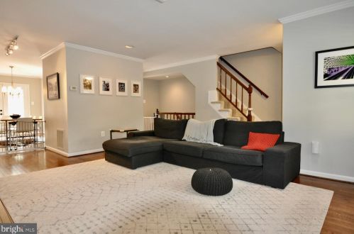 7523 Heatherton Ln, Rockville MD  20854-3232 exterior