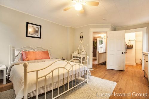 1896 5 St, Meskegon MI 49444-1009 exterior