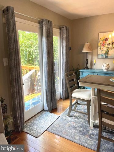 8124 Brightridge Ct, Ellicott MD 21043-6988 exterior