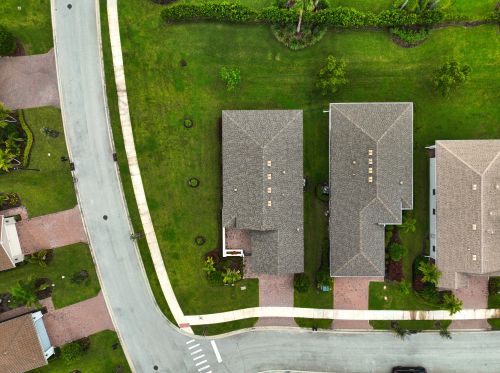 9472 Royal Poinciana Dr, Fort Pierce FL 34987-2513 exterior