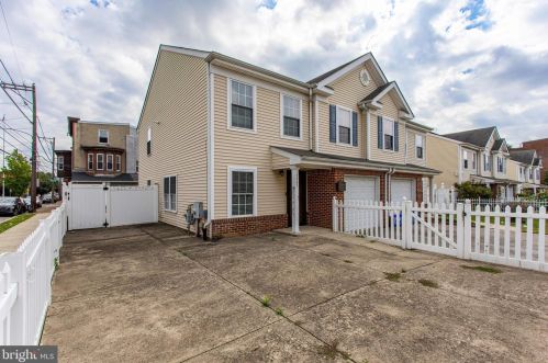 1537 19 St, Philadelphia PA 19121-4120 exterior