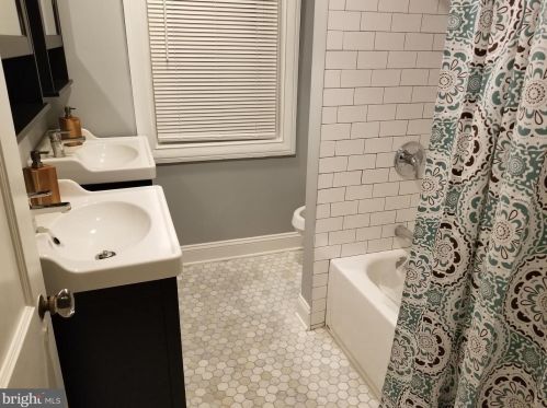 254 Gorgas Ln, Philadelphia PA  19119-2509 exterior