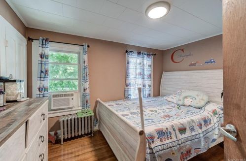 15 Grove St, Middletown NY 10940-4806 exterior