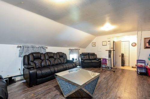 35 Grammont Rd, Worcester MA 01607-1175 exterior