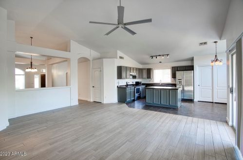 19027 42nd Pl, Phoenix AZ  85050-3777 exterior