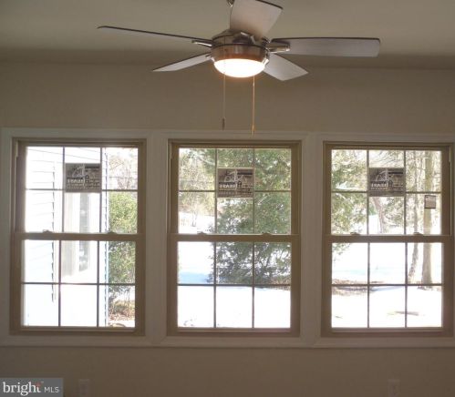 197 Acorn Dr, Warminster PA 18974-3705 exterior