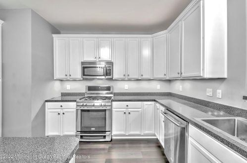 44 Pate Dr, Middletown NJ 07748-1700 exterior