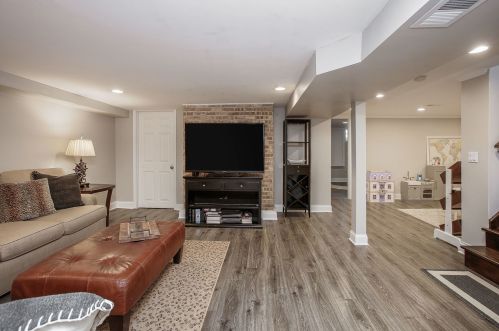 860 Linden Ave, Elmhurst IL 60126-5312 exterior