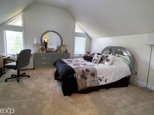 327 Cass St, Standish MI 48658-9229 exterior