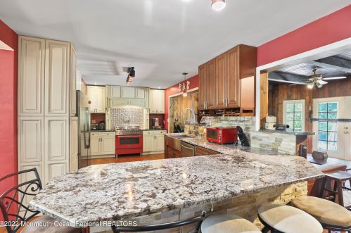 53 Arlene Dr, West Long Branch NJ 07764-1100 exterior