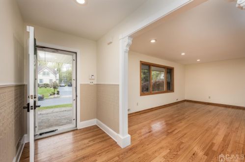 55 Oliver Ave, Edison NJ 08820-3122 exterior