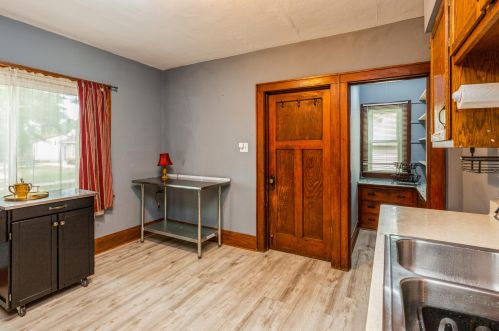 1029 57, Milwaukee WI 53214-3307 exterior